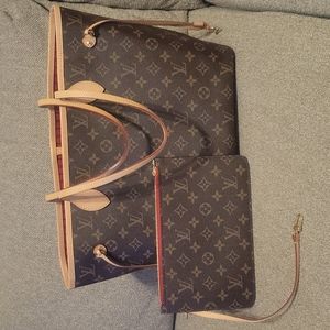 Louis Vuitton Neverfull Tote